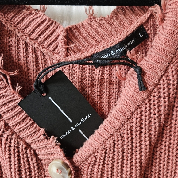 Anthropologie Moon & Madison *Rare* Deep V Fray Cardigan (NWT) - Picture 6 of 8